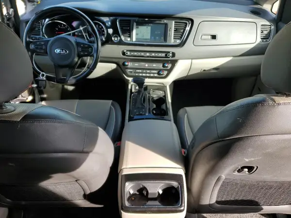 KNDMC5C18H6312019 2017 KIA SEDONA - Image 8