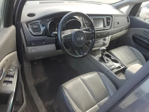 KNDMC5C18H6334313 2017 KIA SEDONA - Image 8