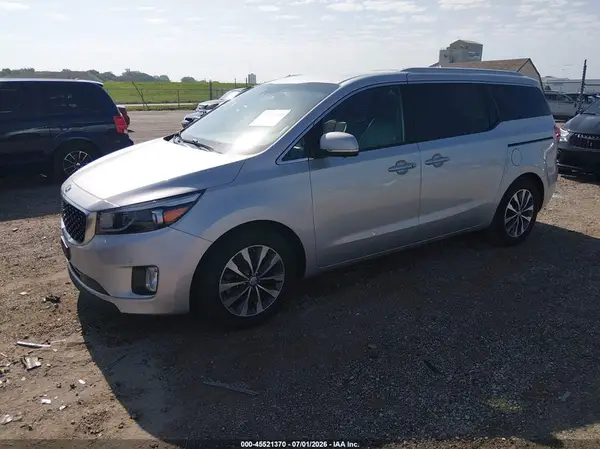 KNDMC5C18J6375756 2018 KIA SEDONA - Image 2
