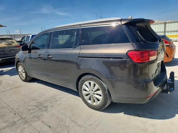 KNDMC5C18J6376244 2018 KIA SEDONA - Image 2