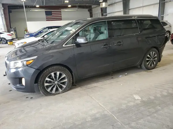 KNDMC5C18J6388622 2018 KIA SEDONA - Image 1