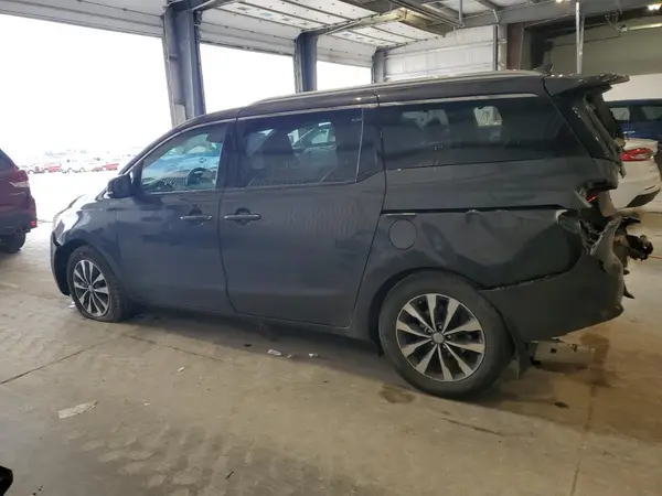 KNDMC5C18J6388622 2018 KIA SEDONA - Image 2