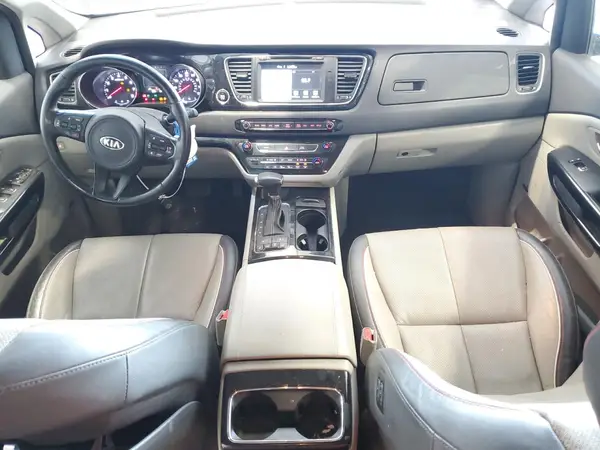 KNDMC5C18J6388622 2018 KIA SEDONA - Image 8