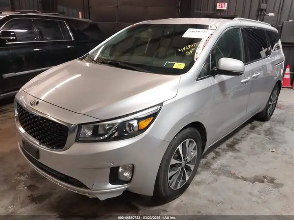 KNDMC5C18J6423403 2018 KIA SEDONA - Image 2