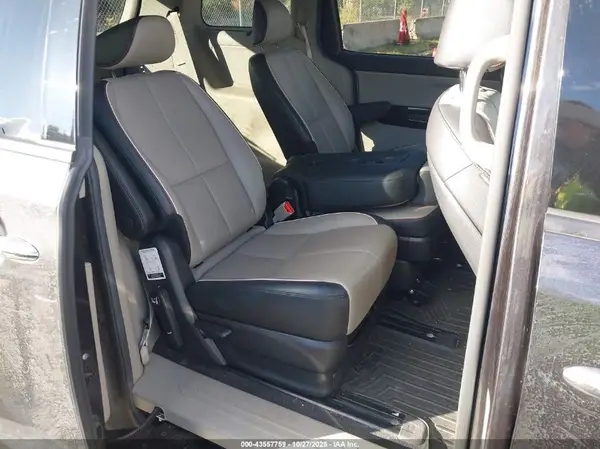 KNDMC5C18K6548158 2019 KIA SEDONA - Image 8