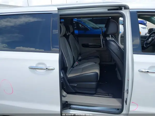 KNDMC5C18M6670943 2021 KIA SEDONA - Image 8