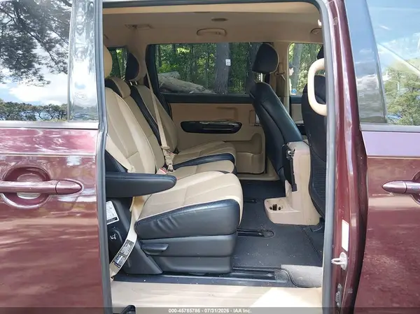 KNDMC5C19G6114533 2016 KIA SEDONA - Image 8