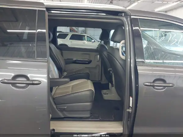 KNDMC5C19G6133910 2016 KIA SEDONA - Image 8