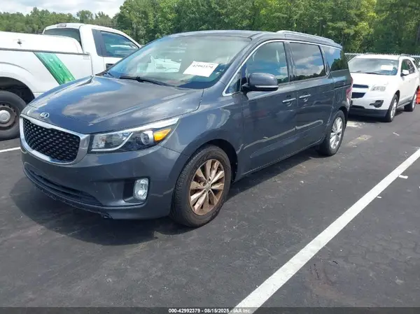KNDMC5C19G6137794 2016 KIA SEDONA - Image 2