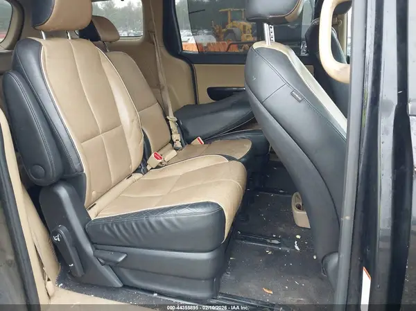 KNDMC5C19G6148035 2016 KIA SEDONA - Image 8