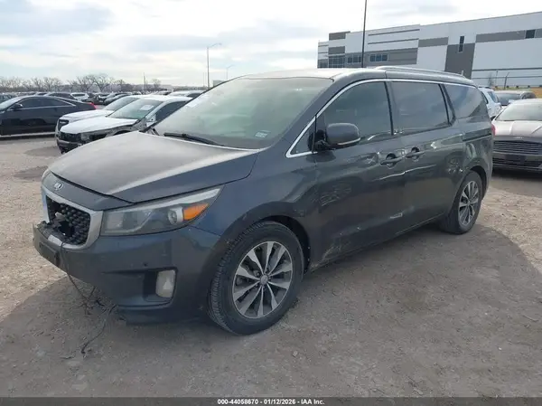 KNDMC5C19H6318833 2017 KIA SEDONA - Image 2