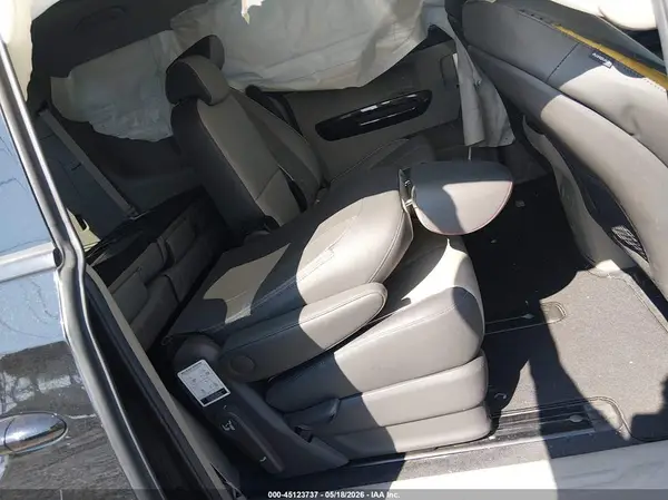 KNDMC5C19J6362529 2018 KIA SEDONA - Image 8