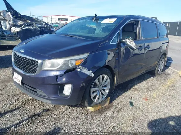 KNDMC5C19J6362899 2018 KIA SEDONA - Image 2