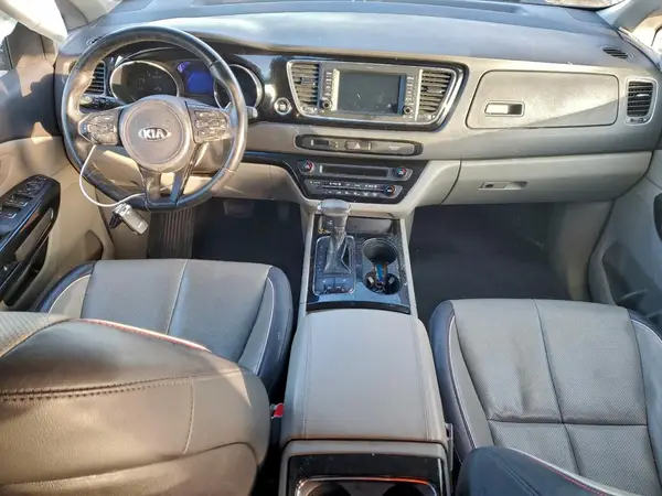 KNDMC5C19J6367083 2018 KIA SEDONA - Image 8
