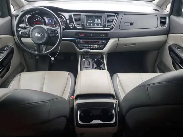 KNDMC5C19J6386796 2018 KIA SEDONA - Image 8