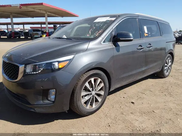 KNDMC5C19J6389066 2018 KIA SEDONA - Image 2