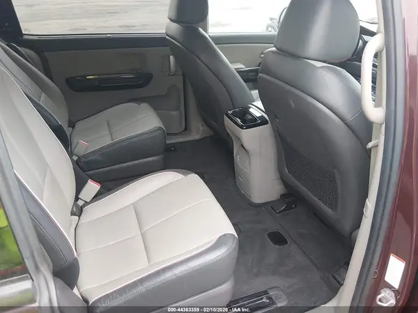 KNDMC5C19J6406125 2018 KIA SEDONA - Image 8