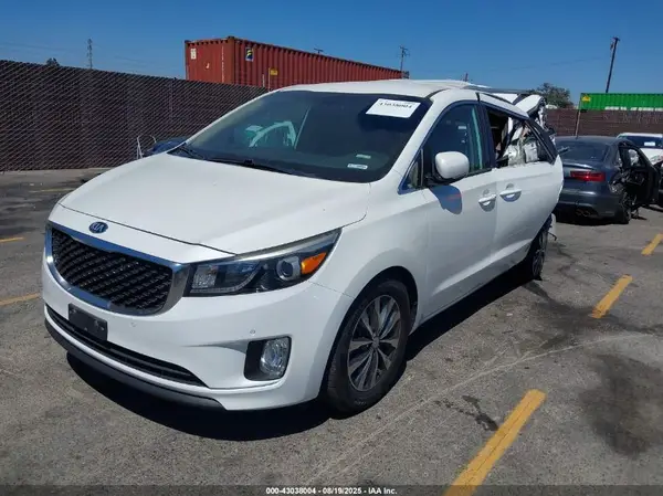 KNDMC5C19J6407789 2018 KIA SEDONA - Image 2