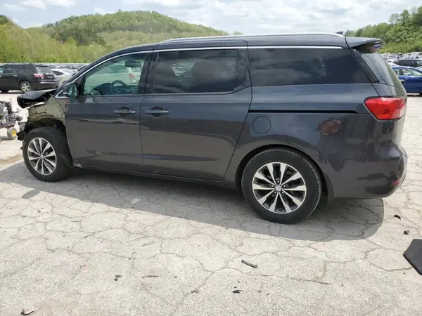 KNDMC5C19J6423068 2018 KIA SEDONA - Image 2