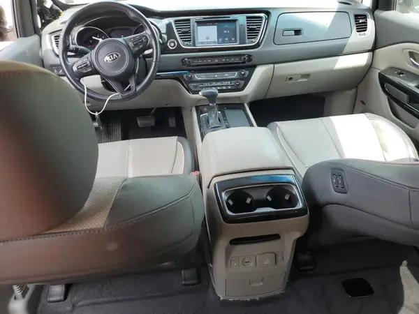 KNDMC5C19J6423068 2018 KIA SEDONA - Image 8