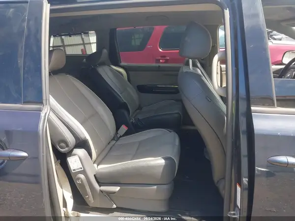 KNDMC5C1XG6110832 2016 KIA SEDONA - Image 8