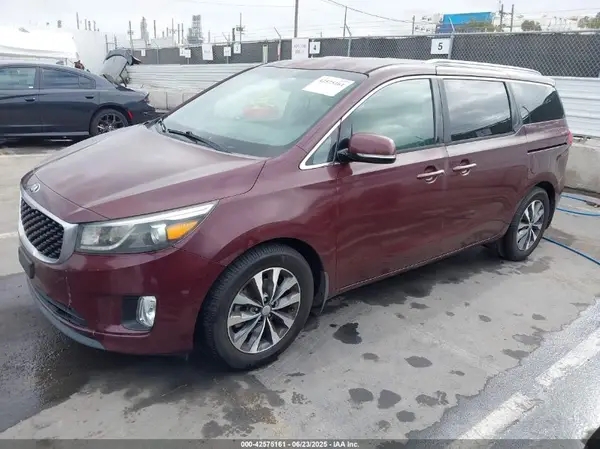 KNDMC5C1XG6126089 2016 KIA SEDONA - Image 2