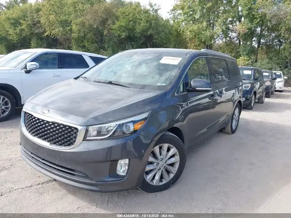 KNDMC5C1XG6138081 2016 KIA SEDONA - Image 2
