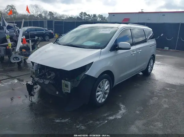 KNDMC5C1XG6140560 2016 KIA SEDONA - Image 2