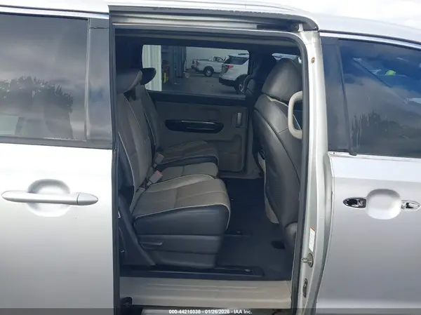 KNDMC5C1XG6140560 2016 KIA SEDONA - Image 8