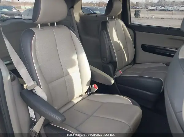 KNDMC5C1XG6159271 2016 KIA SEDONA - Image 8
