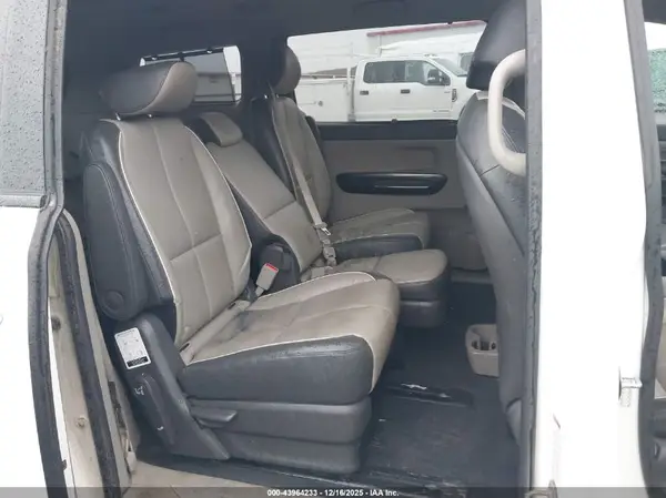 KNDMC5C1XG6161490 2016 KIA SEDONA - Image 8