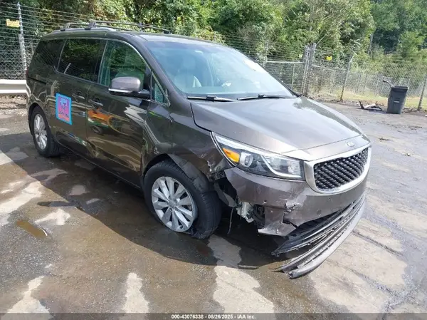 KNDMC5C1XH6258223 2017 KIA SEDONA - Image 1