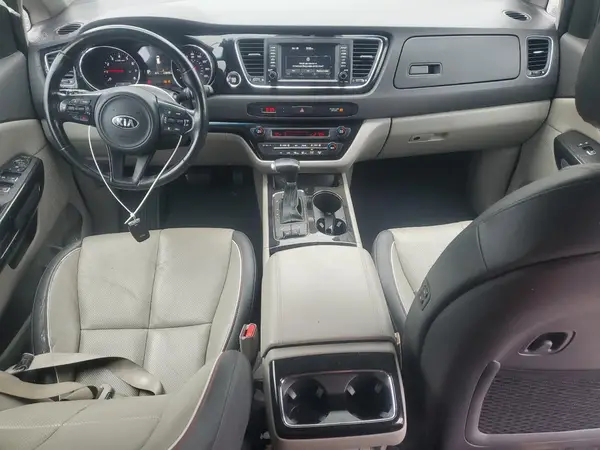 KNDMC5C1XH6264104 2017 KIA SEDONA - Image 8