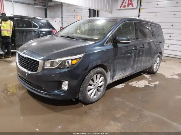 KNDMC5C1XH6273949 2017 KIA SEDONA - Image 2