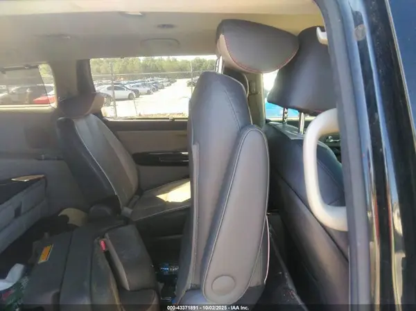 KNDMC5C1XH6274714 2017 KIA SEDONA - Image 8