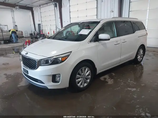 KNDMC5C1XH6280139 2017 KIA SEDONA - Image 2