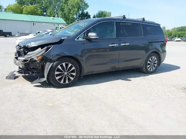 KNDMC5C1XH6286491 2017 KIA SEDONA - Image 2