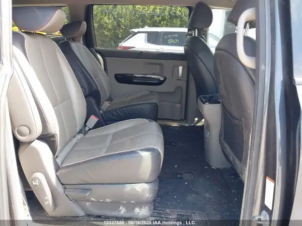 KNDMC5C1XH6286491 2017 KIA SEDONA - Image 8