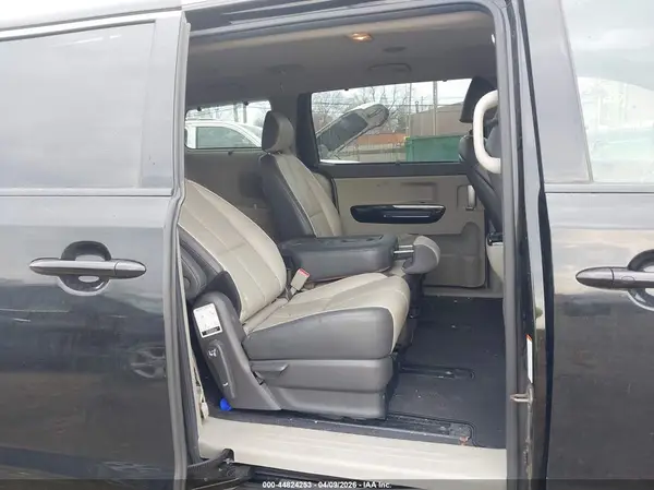 KNDMC5C1XH6291934 2017 KIA SEDONA - Image 8