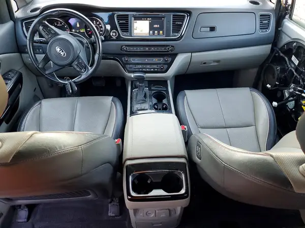 KNDMC5C1XH6312037 2017 KIA SEDONA - Image 8