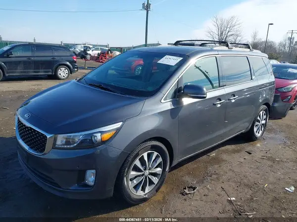 KNDMC5C1XH6325421 2017 KIA SEDONA - Image 2