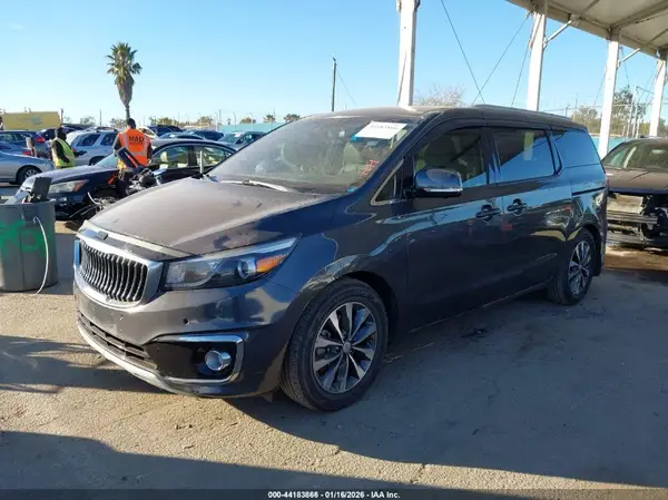 KNDMC5C1XH6337827 2017 KIA SEDONA - Image 2