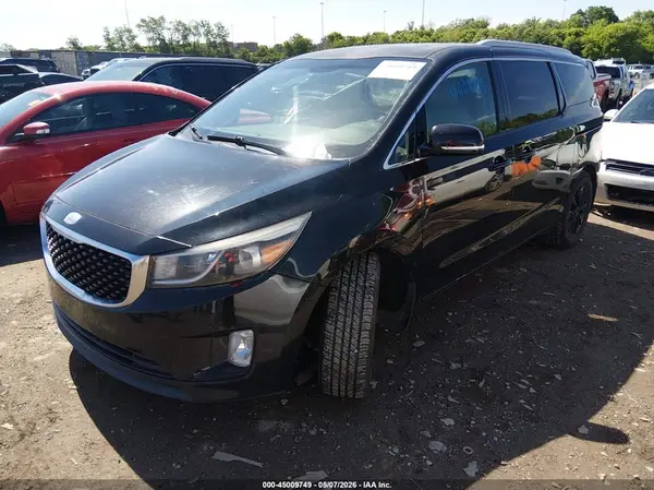 KNDMC5C1XJ6345562 2018 KIA SEDONA - Image 2