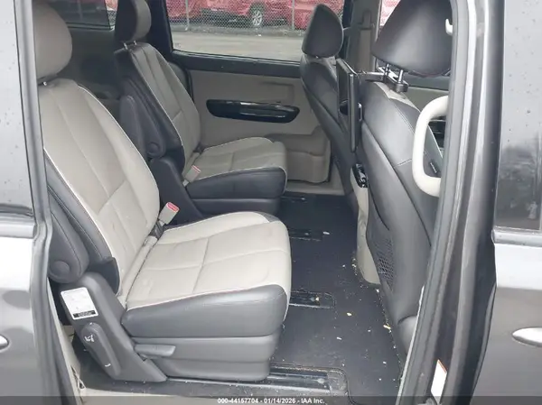 KNDMC5C1XJ6348848 2018 KIA SEDONA - Image 8