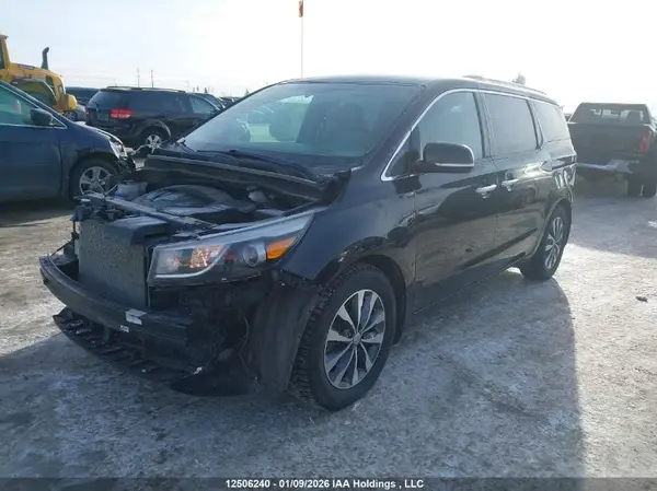 KNDMC5C1XJ6358182 2018 KIA SEDONA - Image 2