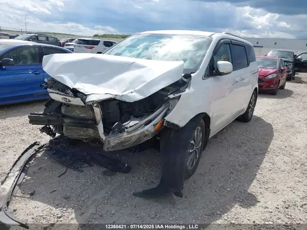 KNDMC5C1XJ6366119 2018 KIA SEDONA - Image 2
