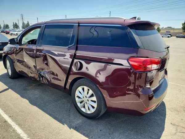 KNDMC5C1XJ6367089 2018 KIA SEDONA - Image 2
