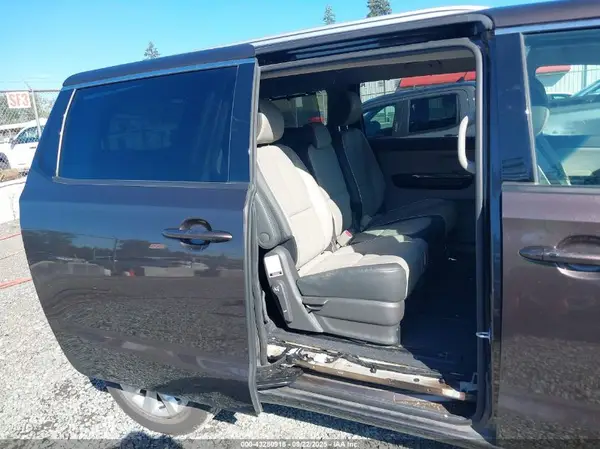 KNDMC5C1XJ6372650 2018 KIA SEDONA - Image 8