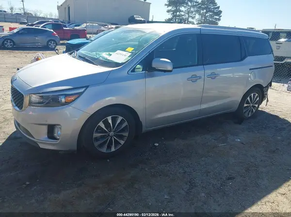 KNDMC5C1XJ6375757 2018 KIA SEDONA - Image 2