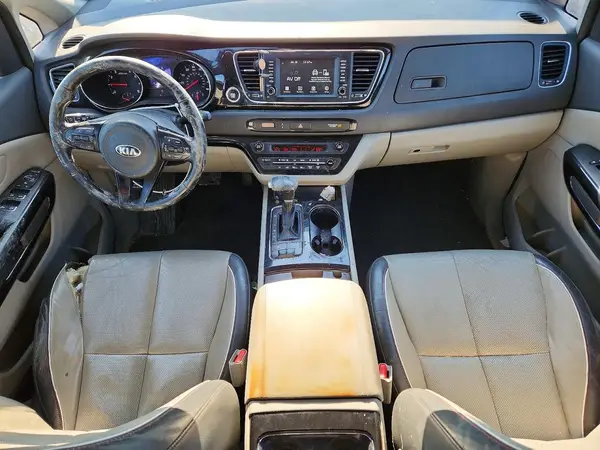 KNDMC5C1XJ6393949 2018 KIA SEDONA - Image 8